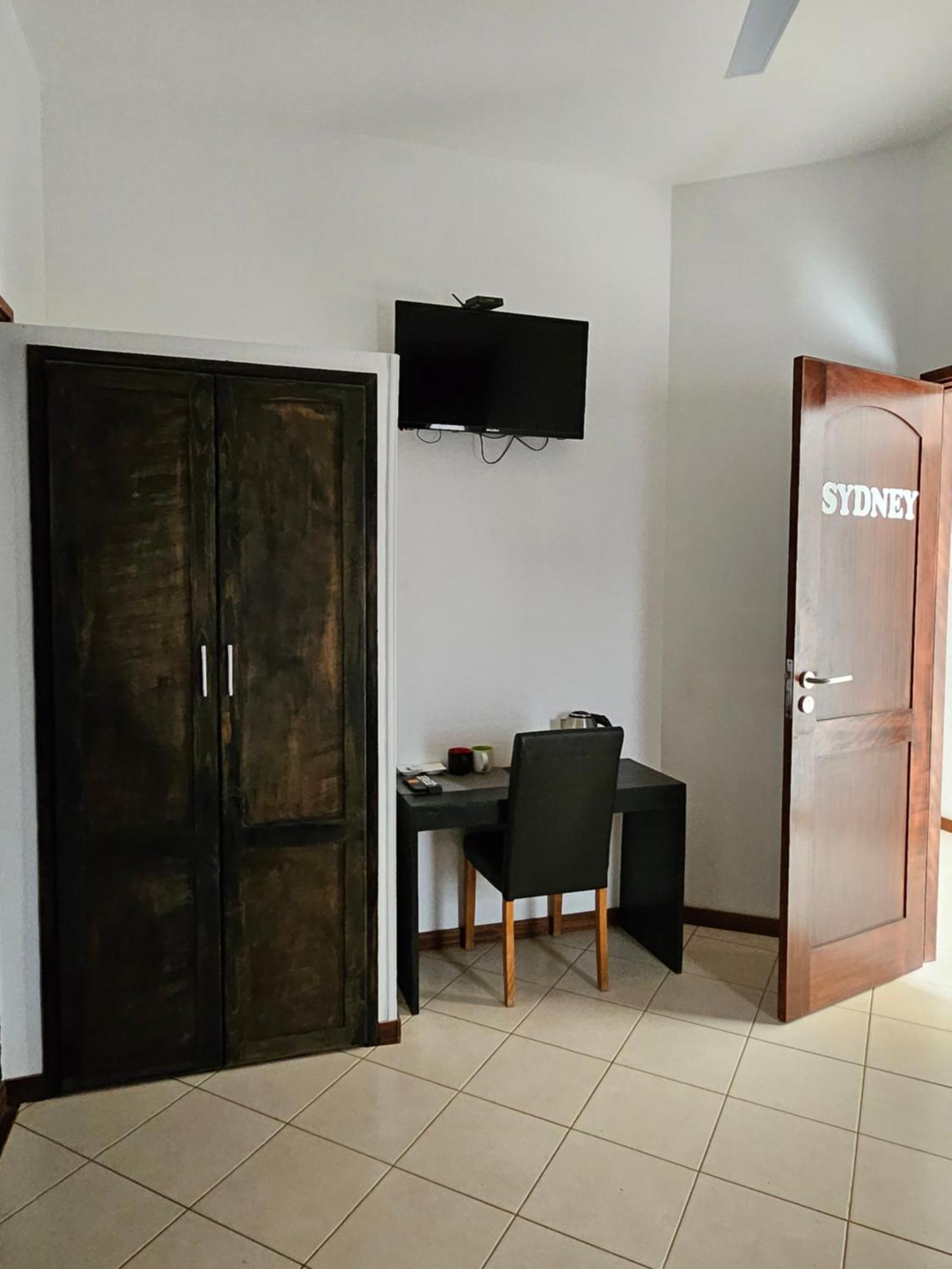 Blue Eagle Guesthouse - Casa De Hospedes Santa Maria Luaran gambar