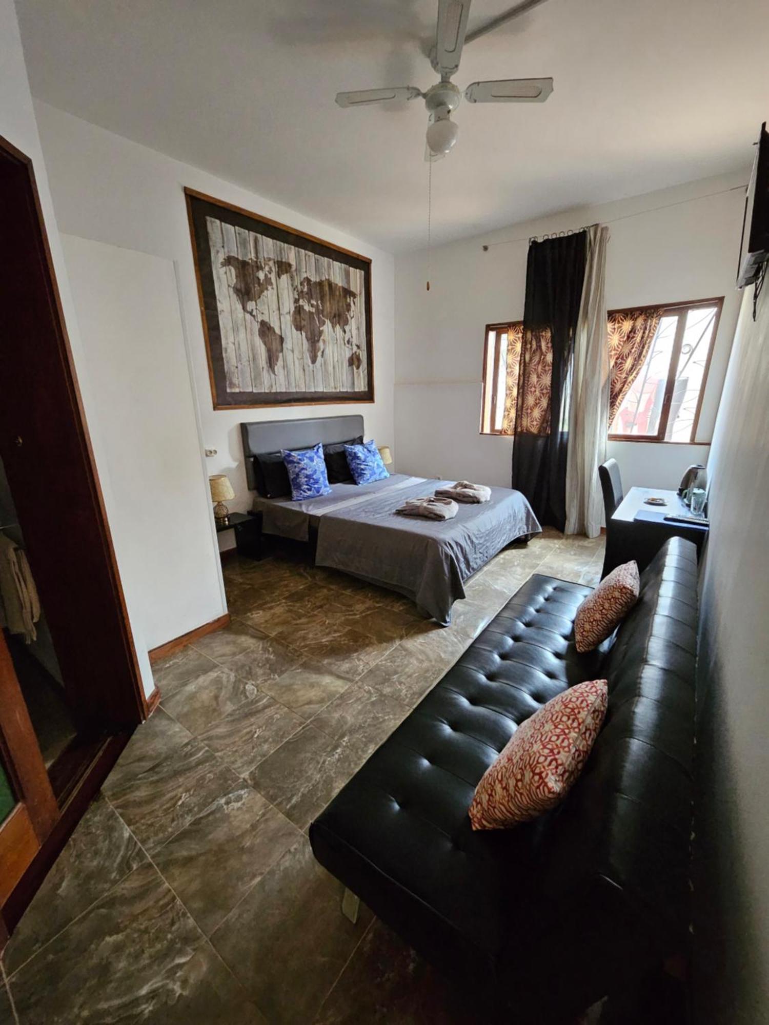 Blue Eagle Guesthouse - Casa De Hospedes Santa Maria Luaran gambar